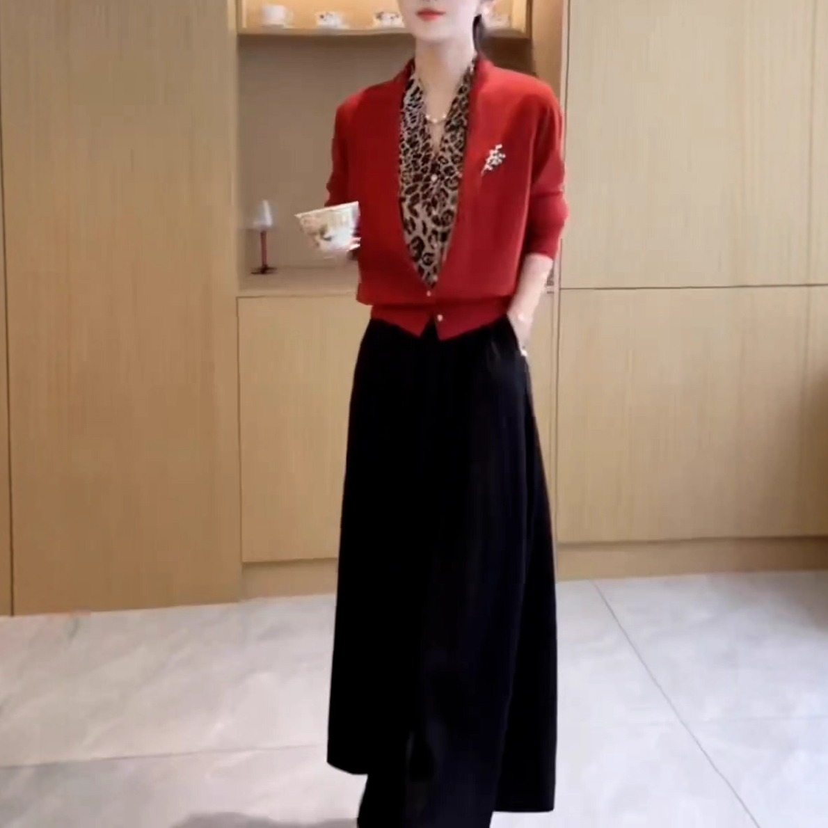 针织假两件上衣+半身裙两件套女