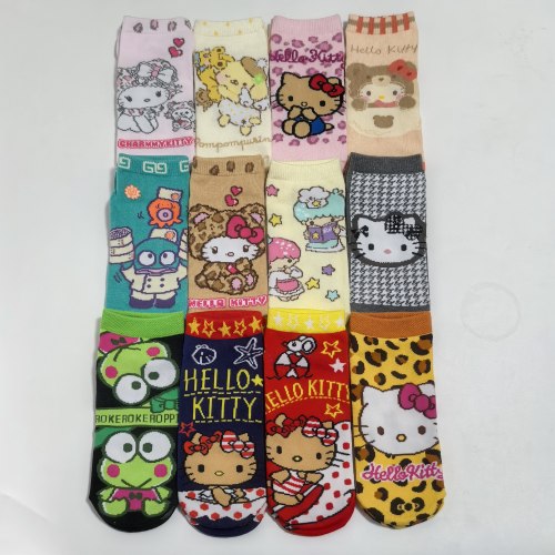 日单可爱卡通HelloKitty大眼蛙丑鱼双子星布丁狗成人袜子新款短袜