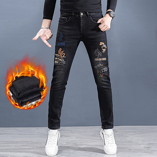 2025年秋冬款加绒加厚黑色牛仔裤男刺绣弹力修身小脚休闲长裤潮牌