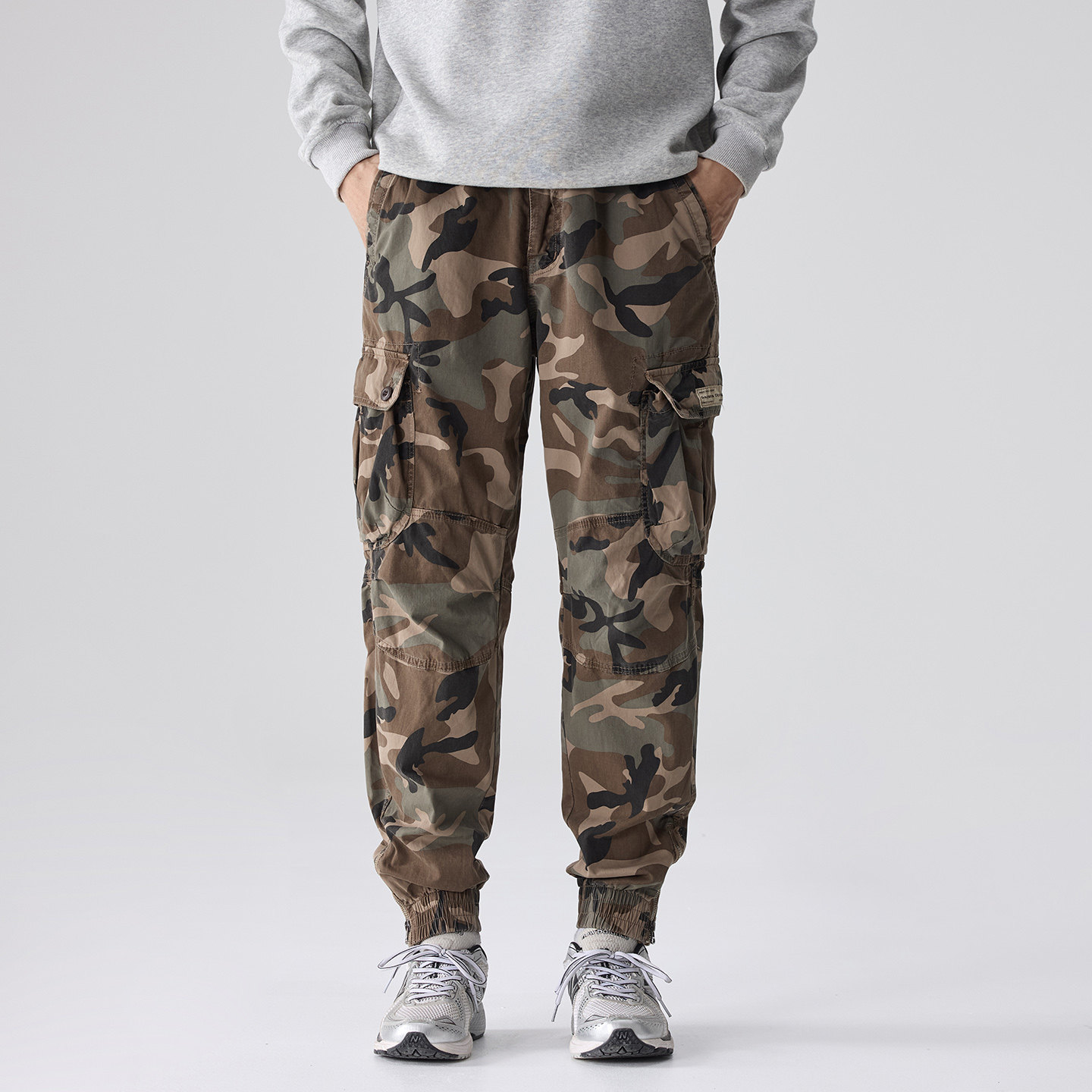 高端潮牌多口袋迷彩工装牛仔裤男款春秋季美式高街修身束脚长裤子