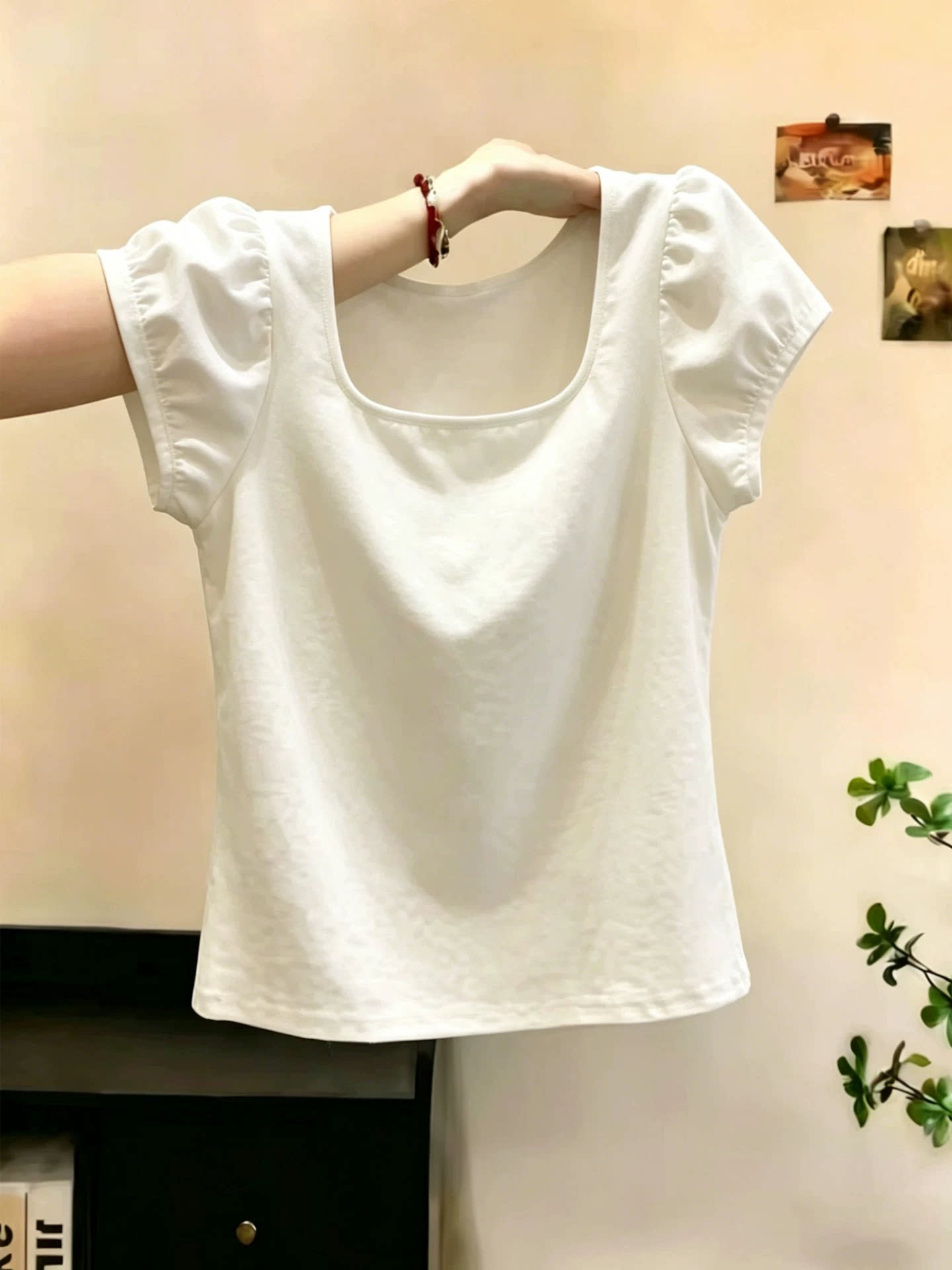 休闲风白色U型领正肩袖短袖T恤女夏季微胖大码显瘦百搭巨好看上衣