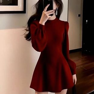 圣诞新年红色收腰连衣裙女秋冬新款高级感气质修身显瘦打底短裙子