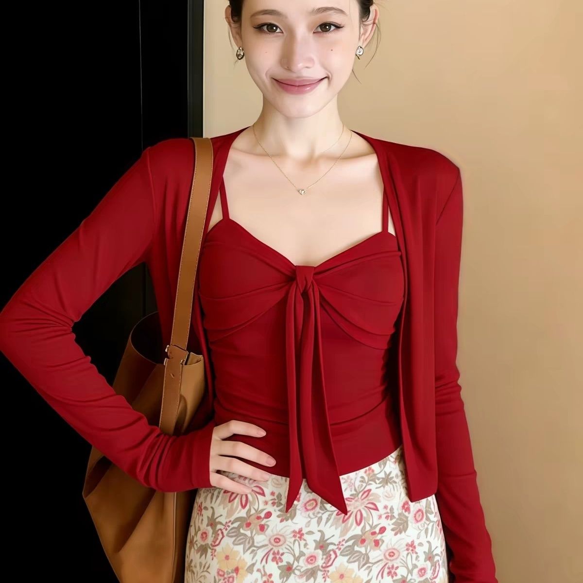 早秋穿搭蝴蝶结吊带开衫长袖t恤女2026新款设计感两件套红色上衣