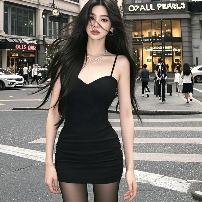 欧美风黑色包臀裙吊带气质辣妹小黑裙2026年新款性感包臀连衣裙女