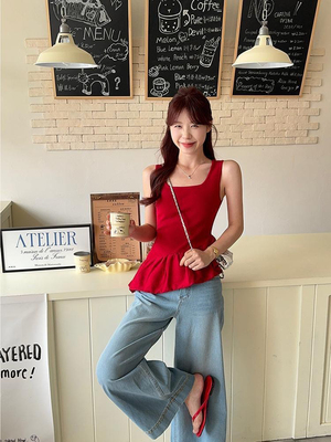 度假风蓬蓬荷叶边背心女2025夏季新款法式方领无袖吊带上衣潮