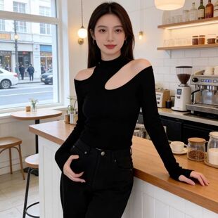 小众设计镂空圆领露肩长袖辣妹上衣女黑色性感弹力修身显瘦打底衫