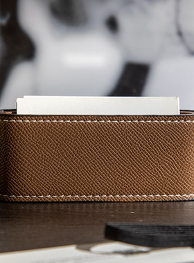 现代轻奢简约办公室书房实木皮革名片夹售楼处前台名片收纳盒摆件