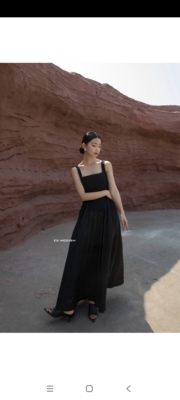 ES MODISH 夏季新品简约大牌黑色吊带收腰连衣裙女生品牌款