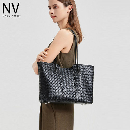 大容量单肩包腋下包编织通勤女包