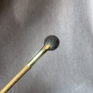 眉骨提亮刷高级灰鼠毛羊毛混毛化妆刷鼻头提亮下巴细节提亮高光刷