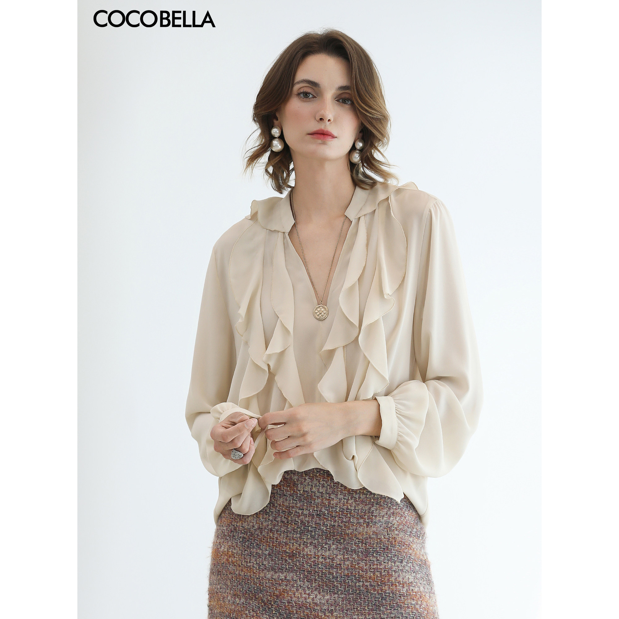 COCOBELLA荷叶领通勤衬衫