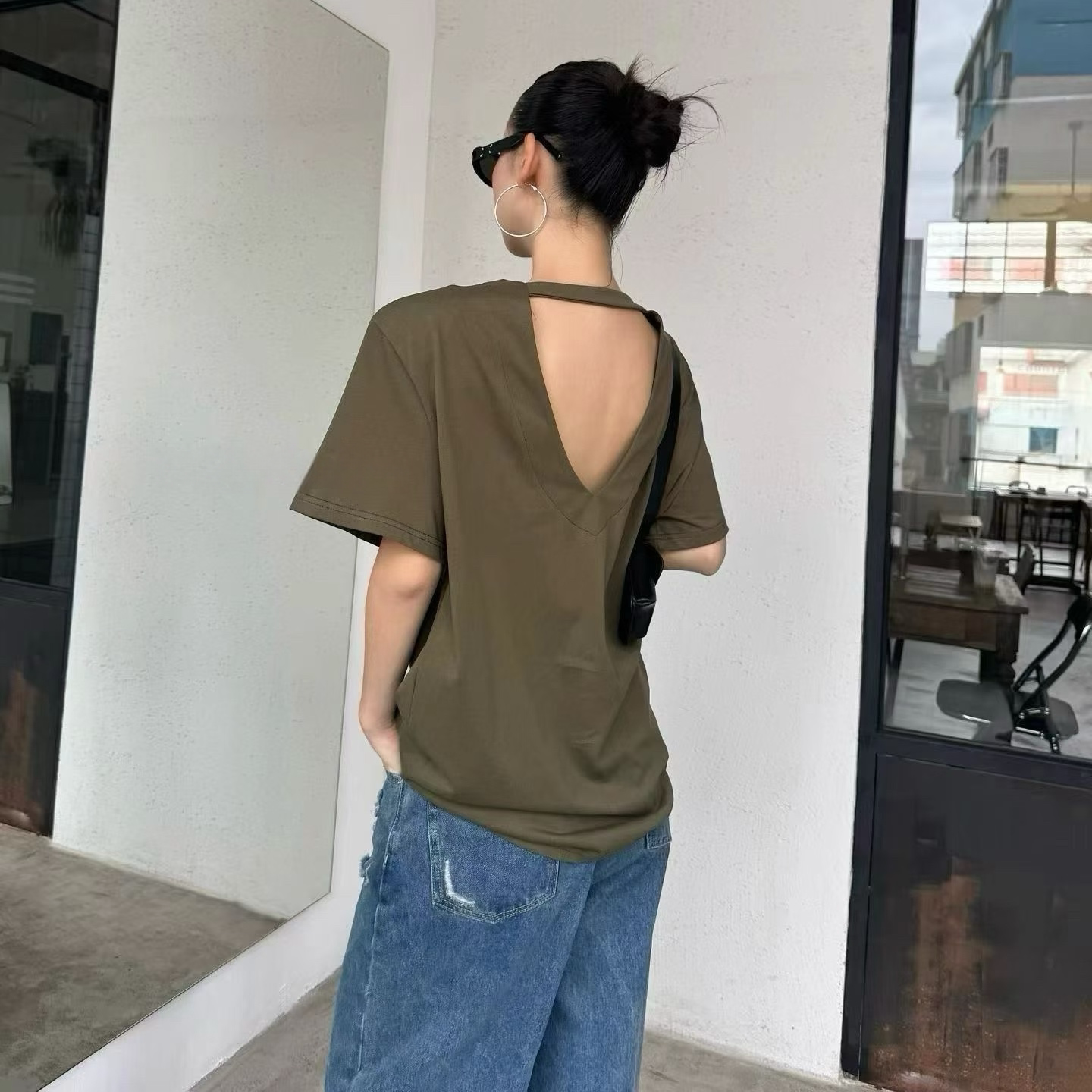 韩系夏季新款圆领v型露背宽松短袖垫肩T恤 纯色休闲风百搭上衣潮