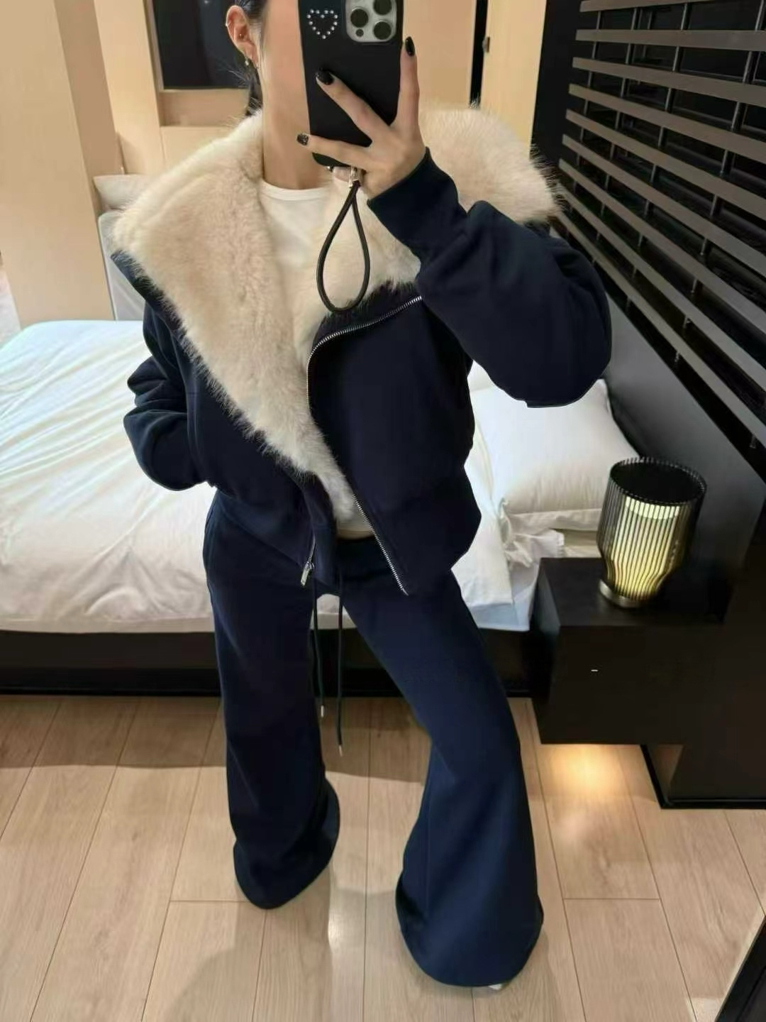 冬季新款加厚套装洋气斜拉链大毛领加棉卫衣外套+微喇叭裤两件套