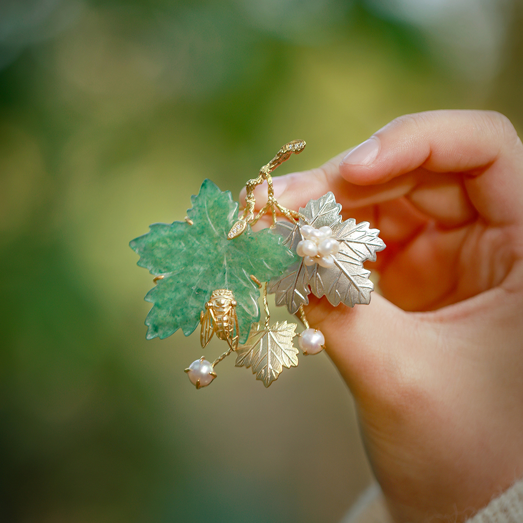 和合大仙人 原创设计自制 天然东陵玉淡水珍珠梧桐叶一鸣惊人胸针