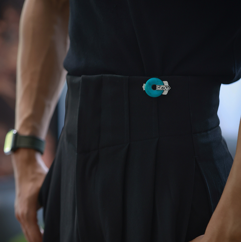 和合大仙人 原创S925纯银镀18k白金天然绿松石龙纹珐琅平安扣胸针