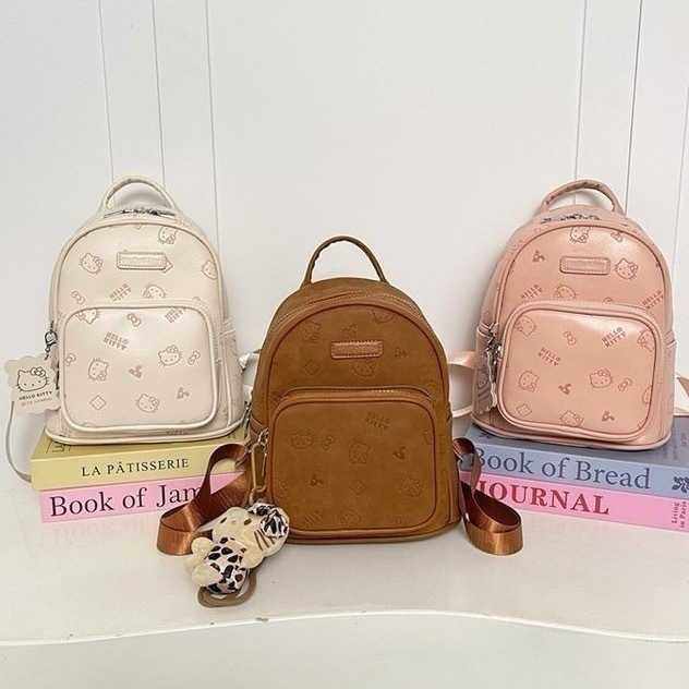 凯蒂猫双肩包时尚百搭