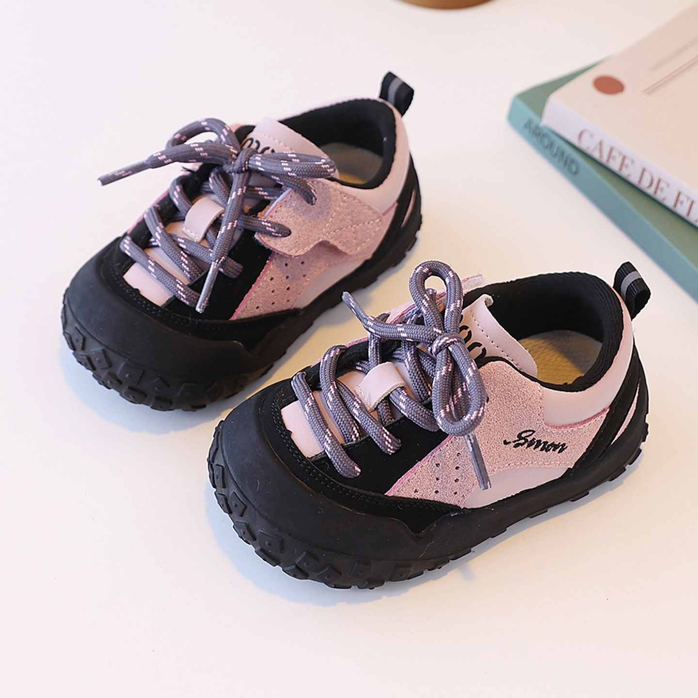 防踢女童运动鞋2025年新款秋季软底休闲幼儿园宝宝户外徒步儿童鞋