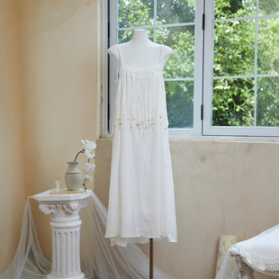 特价可扎染纯白流苏吊带连衣裙女装民族风沙滩裙云南旅游穿搭