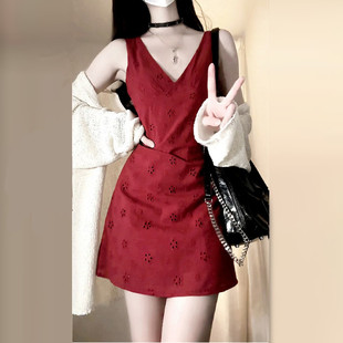 2024新款 背心连衣裙子女夏季 感海边度假短裙 红色v领无袖 法式