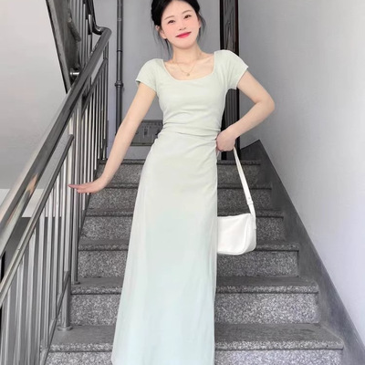 法式方领纯欲修身绿色连衣裙子女收腰气质设计感a字短袖长裙夏季