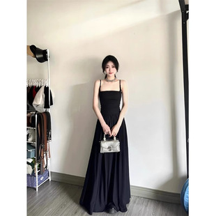 高级感黑色吊带连衣裙女夏季 赫本温柔风海边度假超好看长裙子 法式