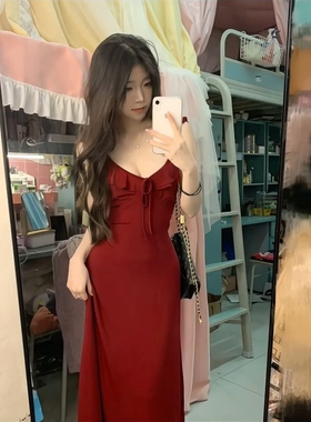 温柔风白色吊带露背连衣裙子女夏季2025新款海边度假气质绝美长裙