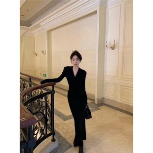 显身材长裙 裙子收腰打底连衣裙修身 黑色扭结气质女神长袖 开叉新款