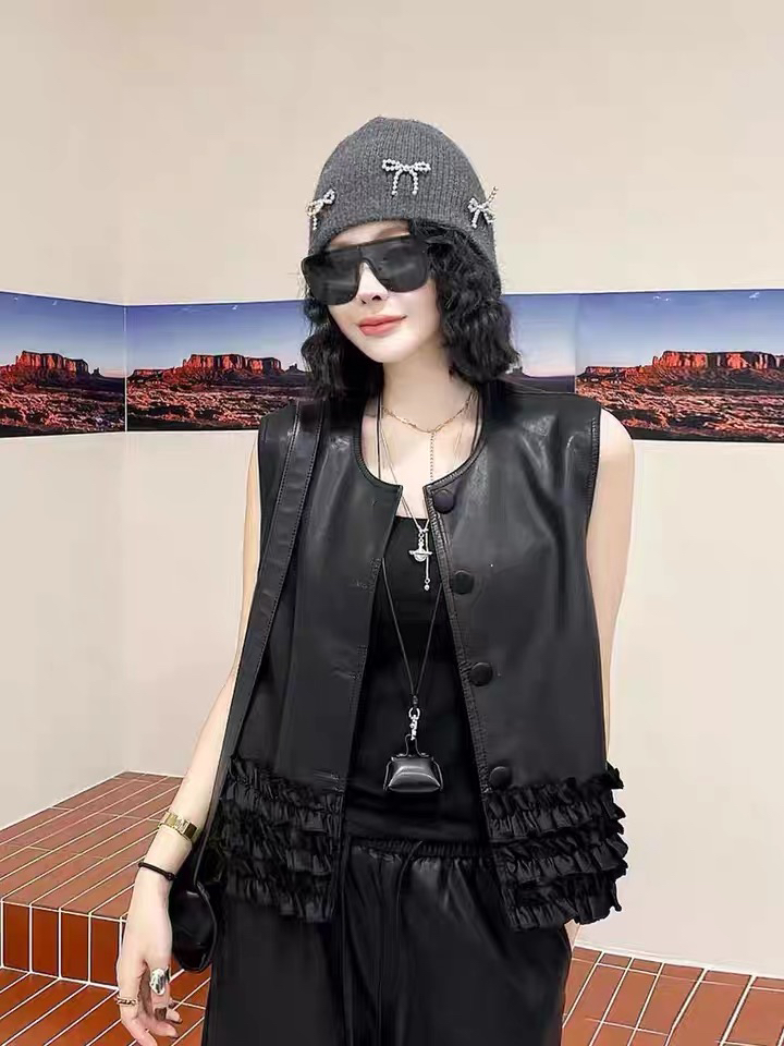 洋气减龄外穿马甲开衫上衣女士早春款拼接木耳花边叠穿背心皮上衣