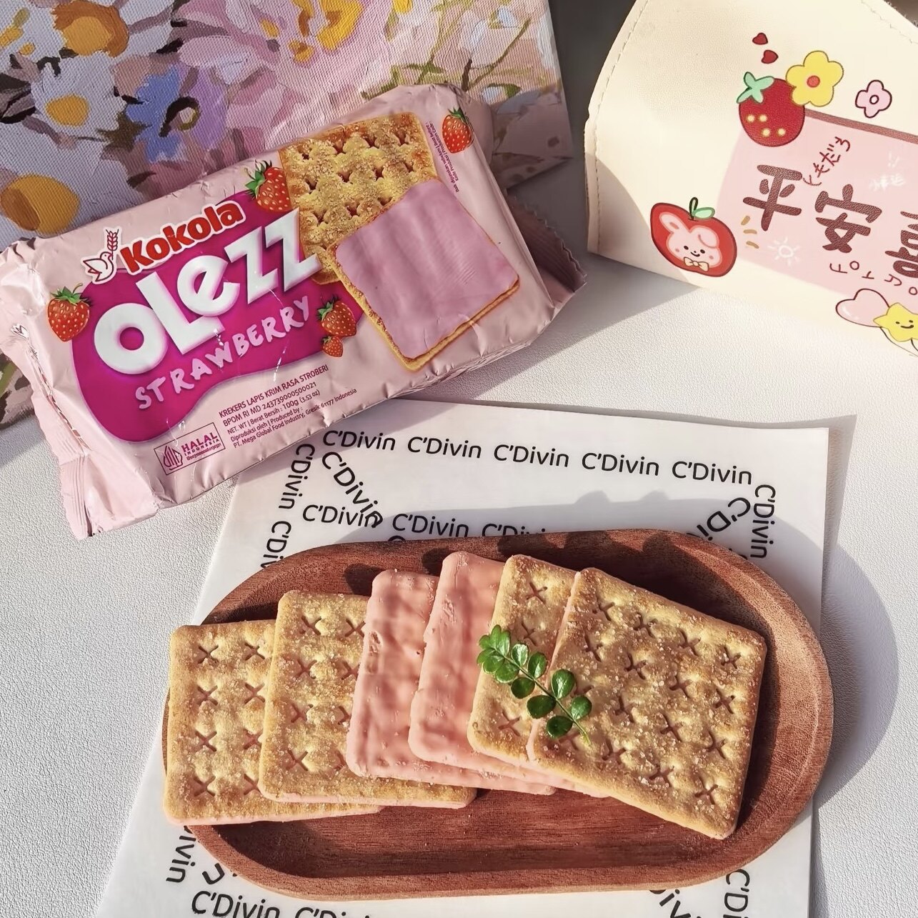 临期特价 印度尼西亚 Kokola 欧力滋草莓味涂层饼干100g休闲零食