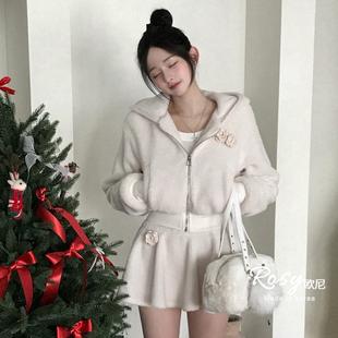 Rose欧尼 韩国代购软糯羊羔毛外套女连帽+短裙套装收腰