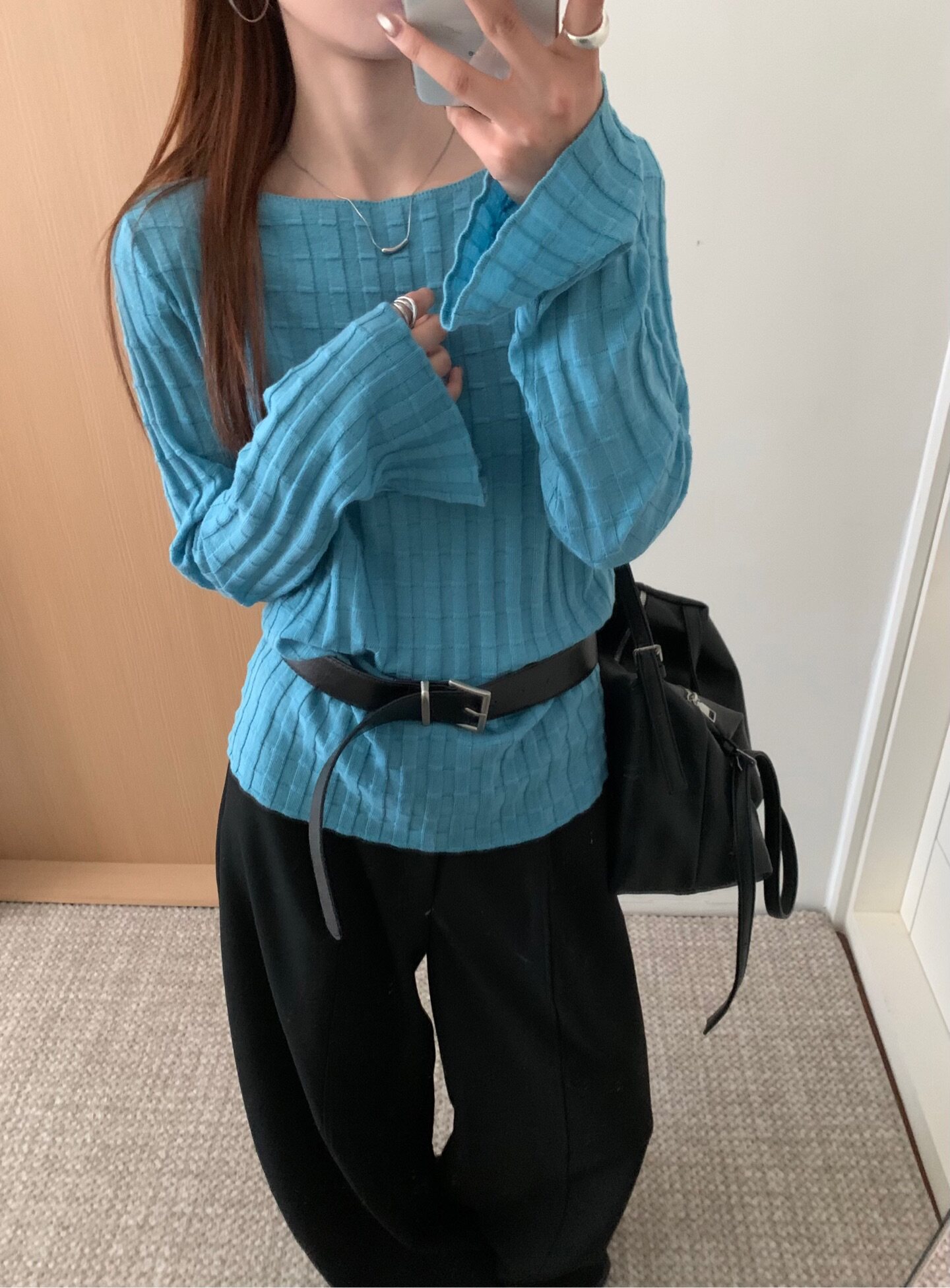 韩系圆领坑条喇叭袖针织衫女秋新款软糯洋气百搭打底衫毛衣66523