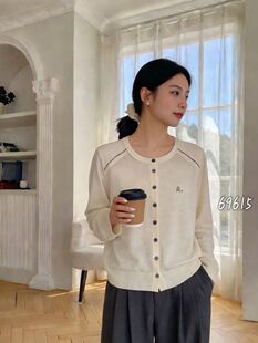 26早春新款圆领刺绣字母针织衫女软糯洋气时尚百搭毛衣开衫M69615