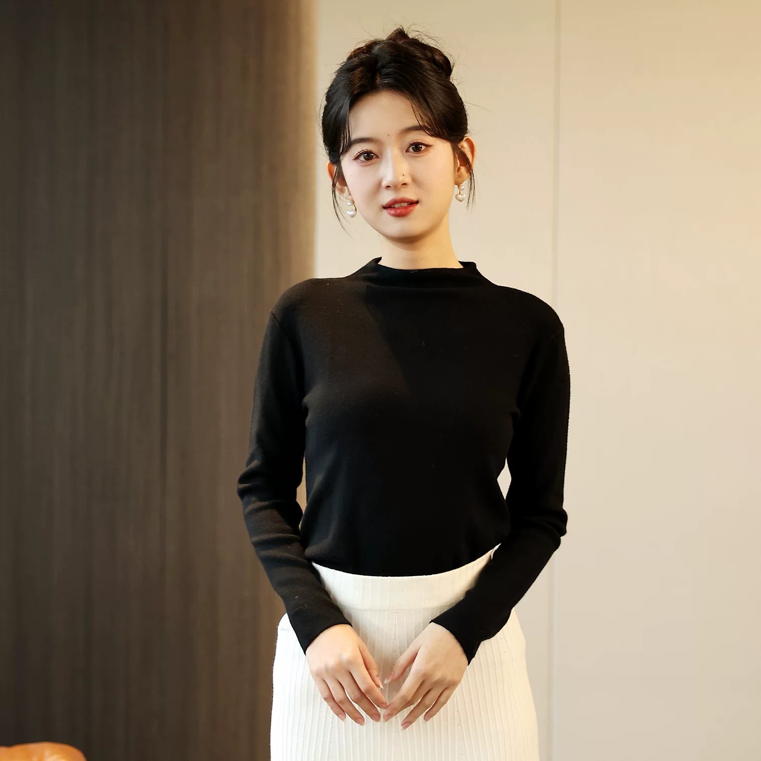 轻熟简约风半高领针织打底衫女黑色修身显瘦毛衣秋冬内搭长袖秋冬