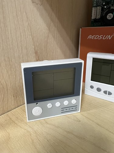 家用空气能热泵热水器显示屏：TYOE：RS1302-FDS