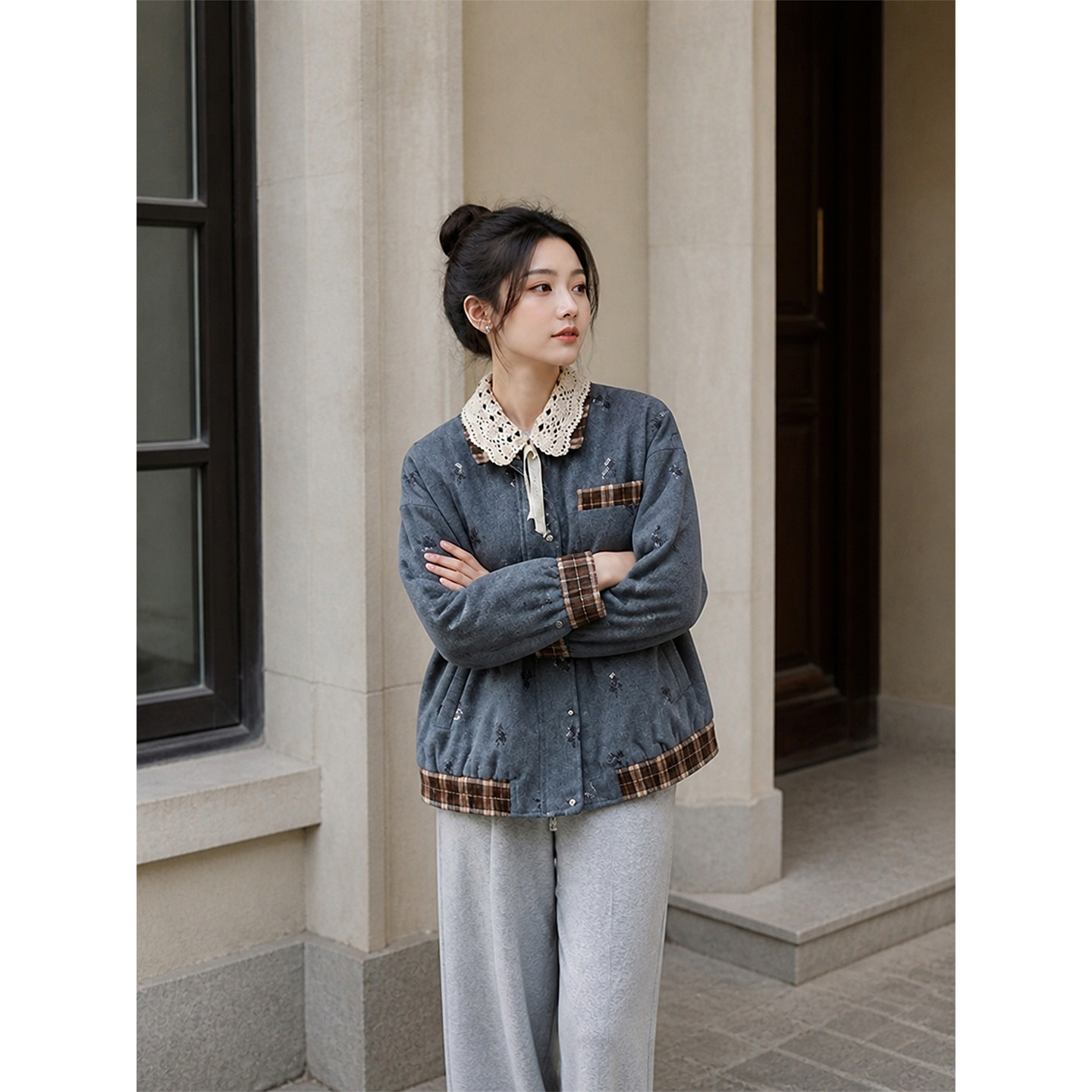 复古蕾丝翻领工装加厚夹克女图片