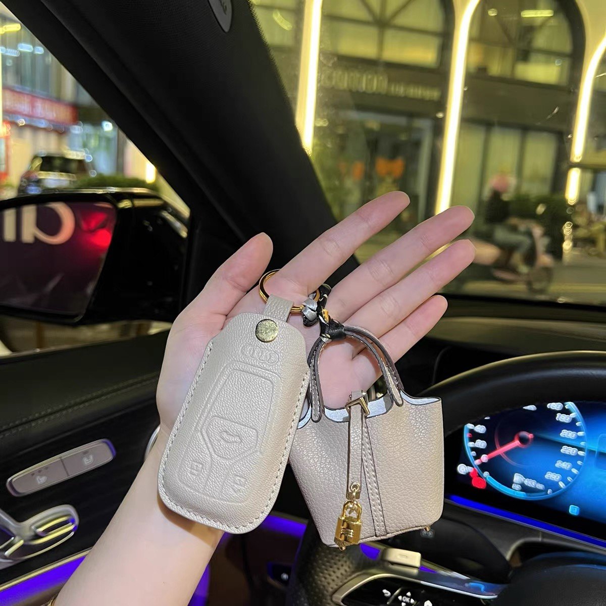 适用奥迪新A4L钥匙套A6L/A7/Q8/Q5L/Q2L/A3/Q3/A5/A8真皮钥匙壳女
