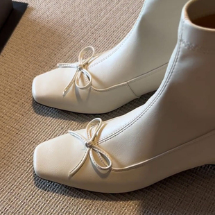 牛皮版 靴 芭蕾风蝴蝶结短靴女秋冬方头粗跟弹力瘦瘦靴后拉链时装