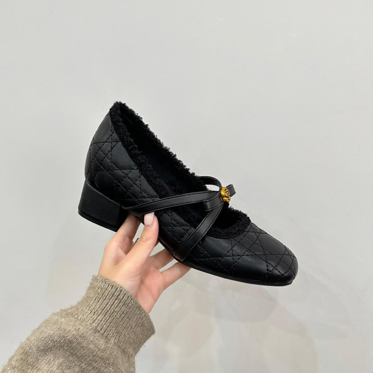 牛皮版~复古山茶花加绒毛毛玛丽珍鞋女冬新款菱格蝴蝶结浅口单鞋