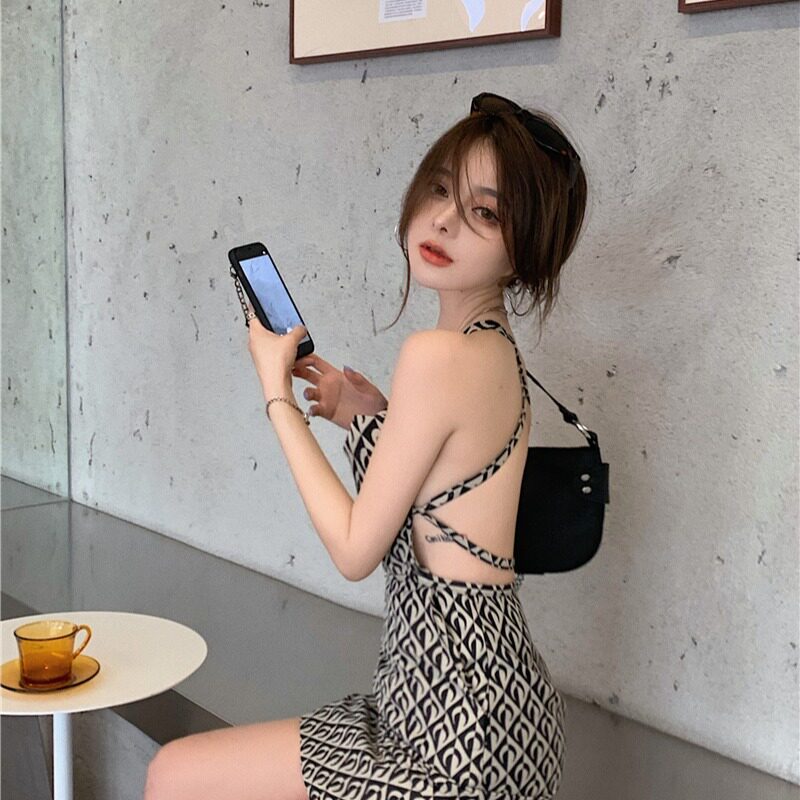 实拍高腰短裙感露背挂脖格子吊带连衣裙女2021夏季辣妹包臀裙子