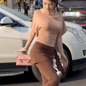 真丽凡中袖微荡领莫代尔T恤女