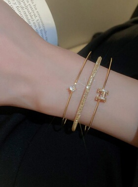 达令 闪钻圆圈字母开口手镯 女款设计感手链 简约高级感手环 手饰