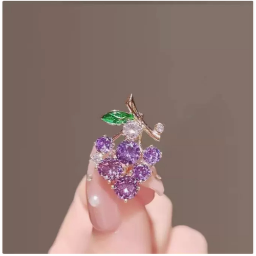 达令 迷你精致葡萄小别针 闪钻百搭西装胸针 设计感胸花 衣服配饰