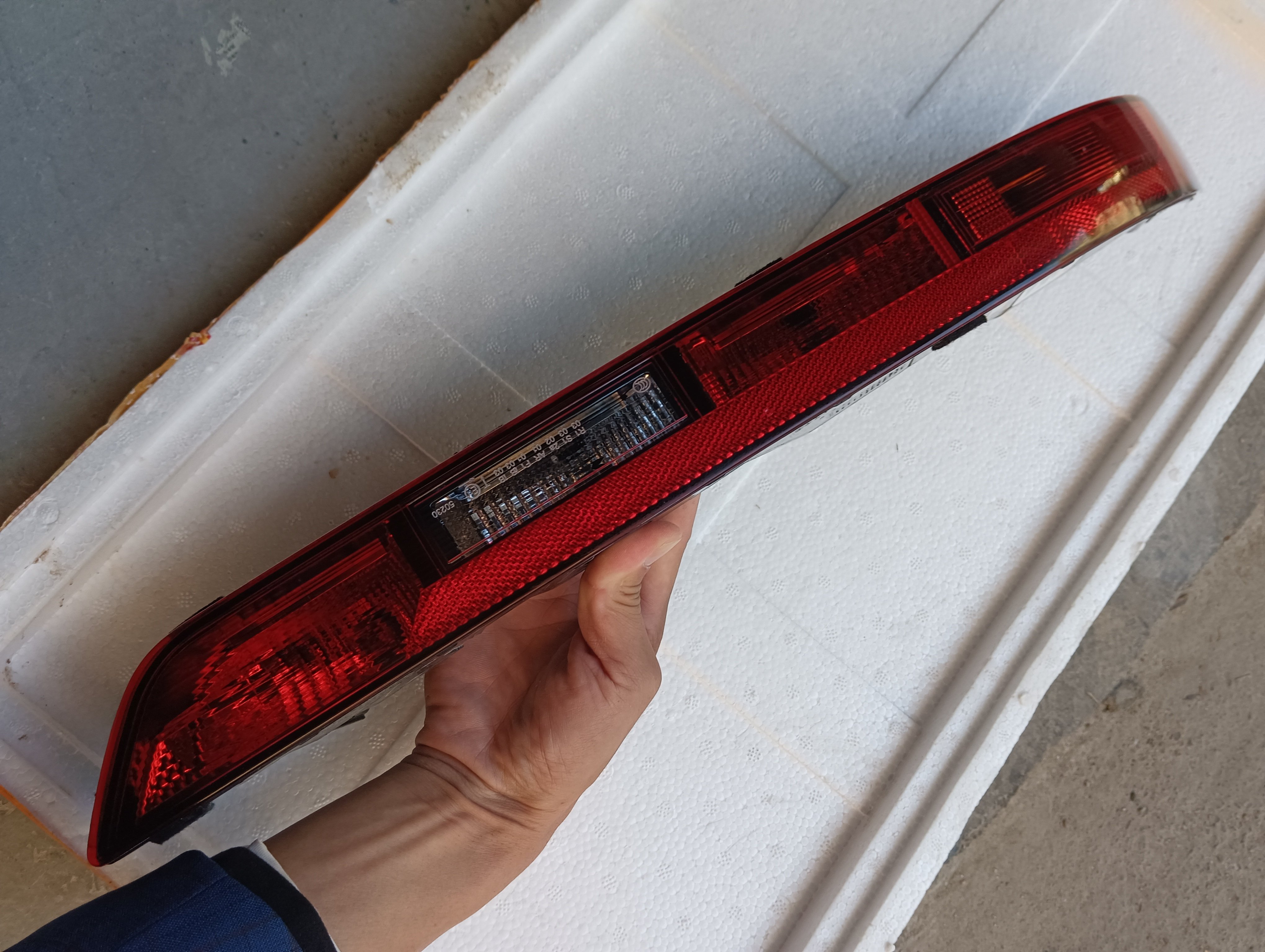 奥迪q5l后杠灯后保险杠灯后示宽灯后杠装饰灯后尾灯