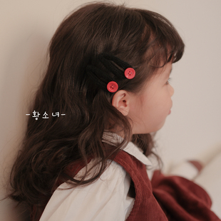 The H新年红色纽扣发夹女童可爱小发卡儿童头饰简约设计师款