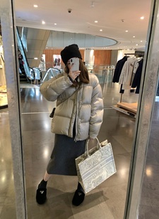 明星同款银色亮光面羽绒服女时尚冬季休闲潮宽松加厚保暖外套定制