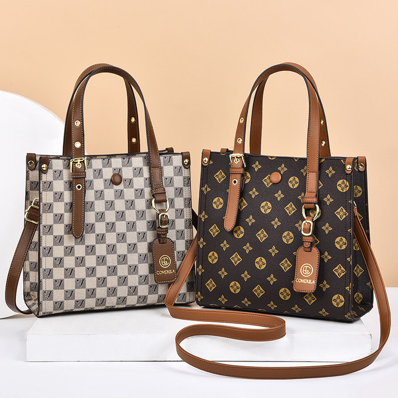 小众高级感包包女2025新款秋冬通勤手提小包复古百搭单肩斜挎女包