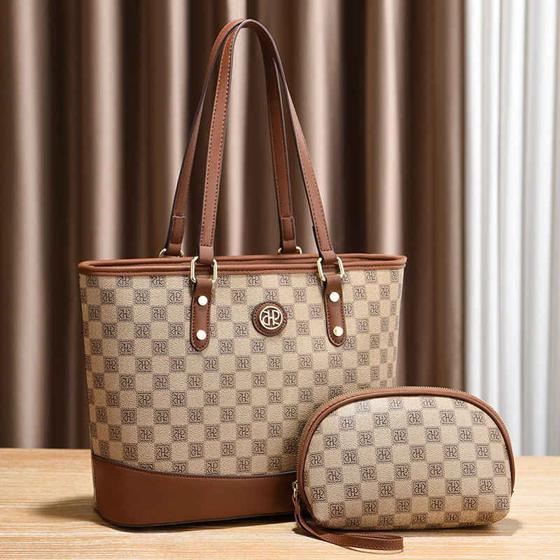 精致高级感包包女2026新款春夏季通勤托特包百搭大容量单肩腋下包