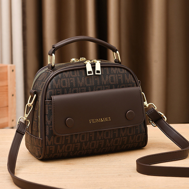 秋冬高级感小包包女2025新款手提复古小方包宽肩带女包单肩斜挎包,箱包皮具/热销女包/男包,通用款女包,淘宝优惠券,粉丝福利购,淘宝优惠卷