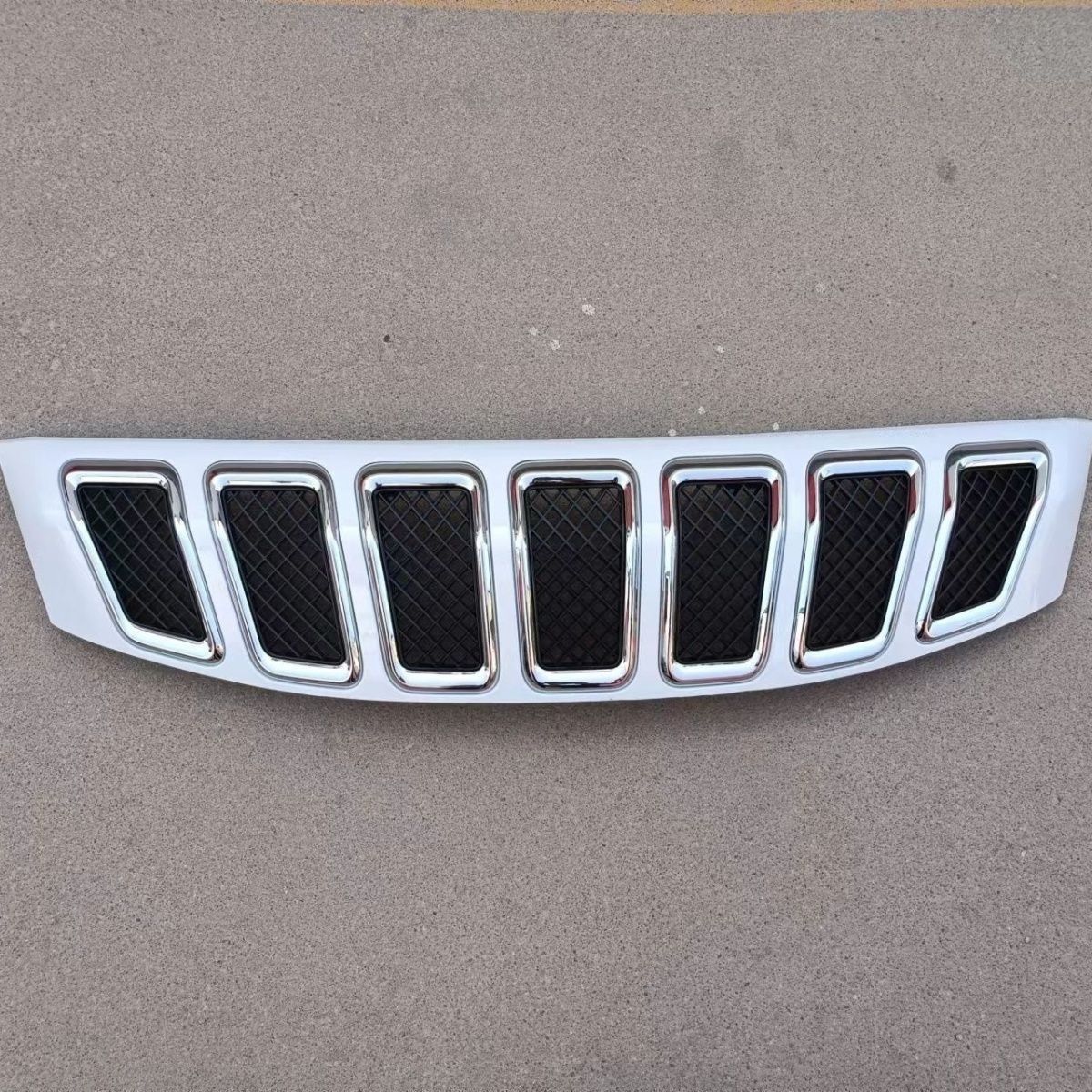 适配雷军L3V6V8瑞易华泰江铃E100电动汽车前保险杠上格栅上中网