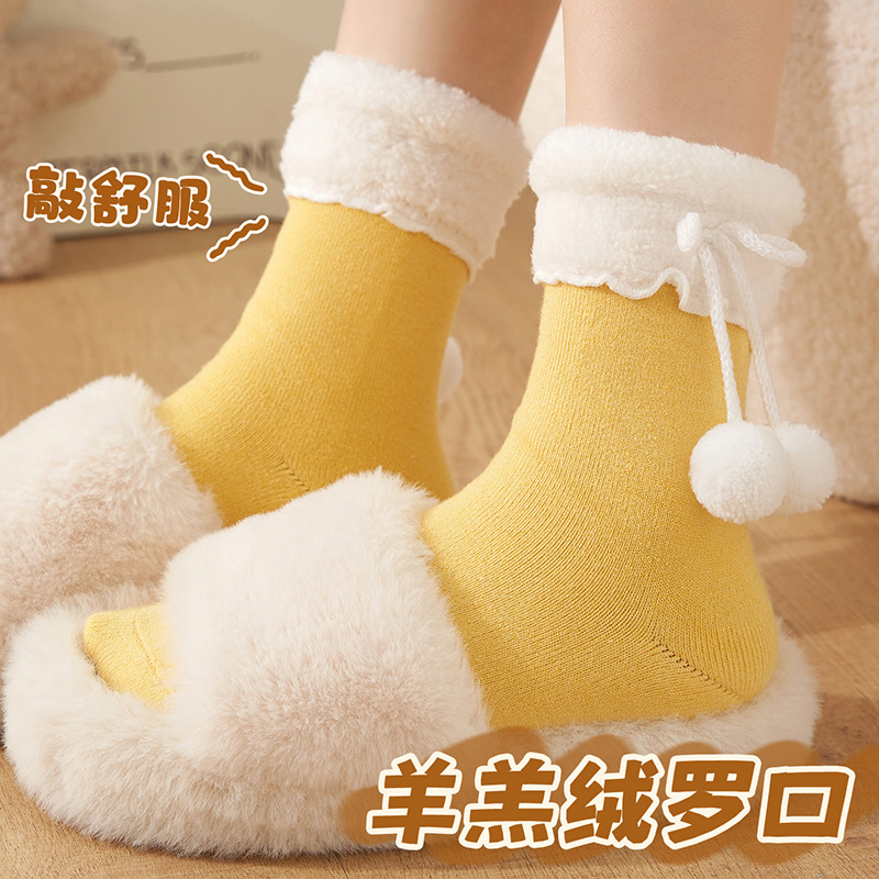 日系秋冬可爱毛球中筒袜女袜子